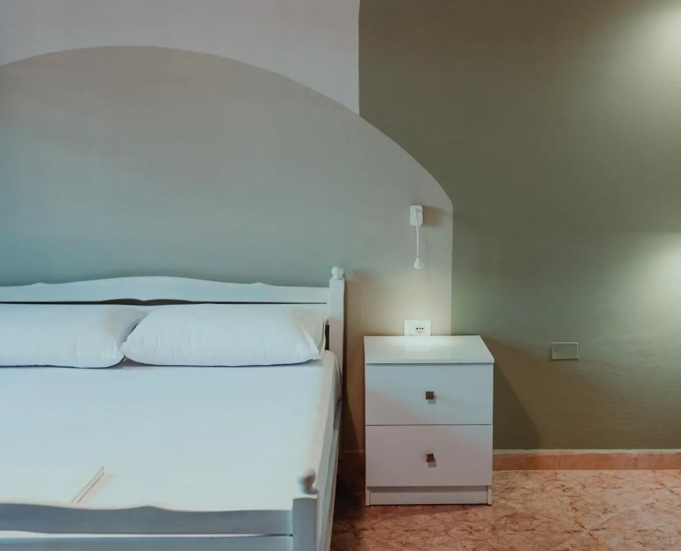 Bed Station Hostel & Bar Σκόδρα